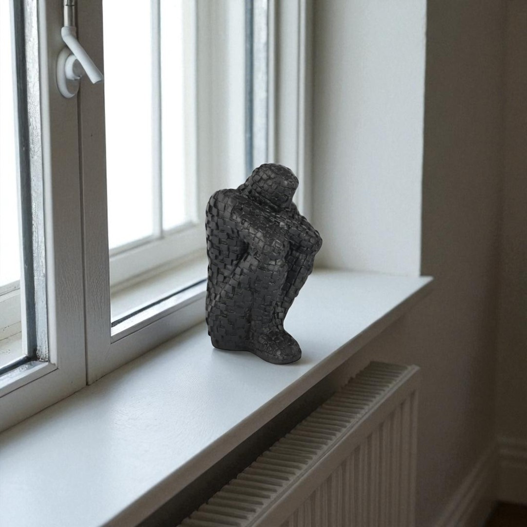 Weave Thinker Sculpture (Black)